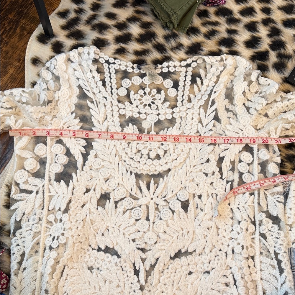Neiman Marcus Sheer Crochet Embroidery Lace Floral Blouse White - Picture 6 of 6